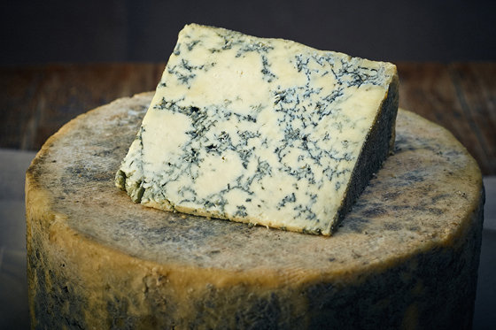 الجبن المتعفن.. 10 فوائد ستُوقعك في حبه! صورة رقم 1