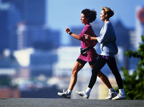 إليكم 10 طرق للحصول على أقصى فائدة خلال ممارسة المشي صورة رقم 4