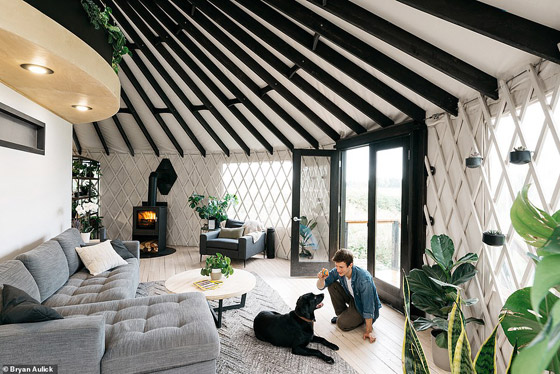 هكذا بنى زوجان منزل الأحلام بمبلغ لا يُقارن بقيمته صورة رقم 2