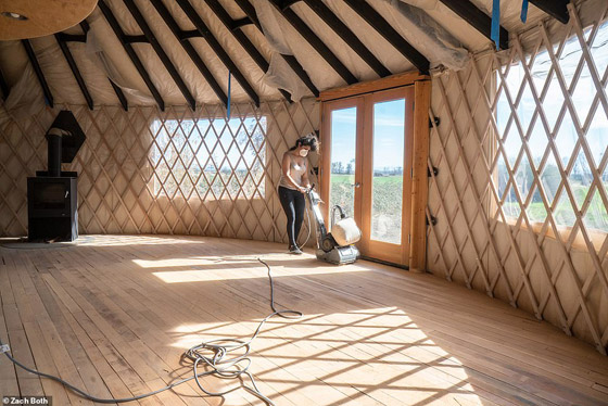 هكذا بنى زوجان منزل الأحلام بمبلغ لا يُقارن بقيمته صورة رقم 20