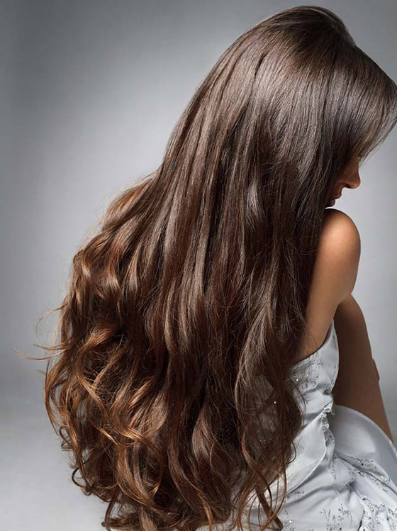 15 نصيحة مفيدة من الخبراء لشعر حيوي وصحي مشرق في نهاية العام صورة رقم 11