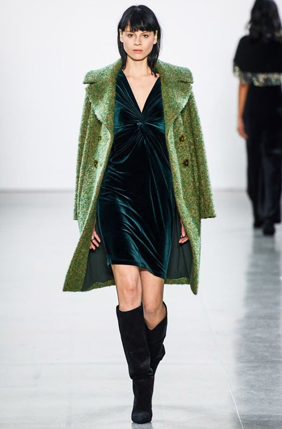 اللون الأخضر الليموني موضة هذا الخريف وأمل كلوني بإطلالة مشرقة صورة رقم 2