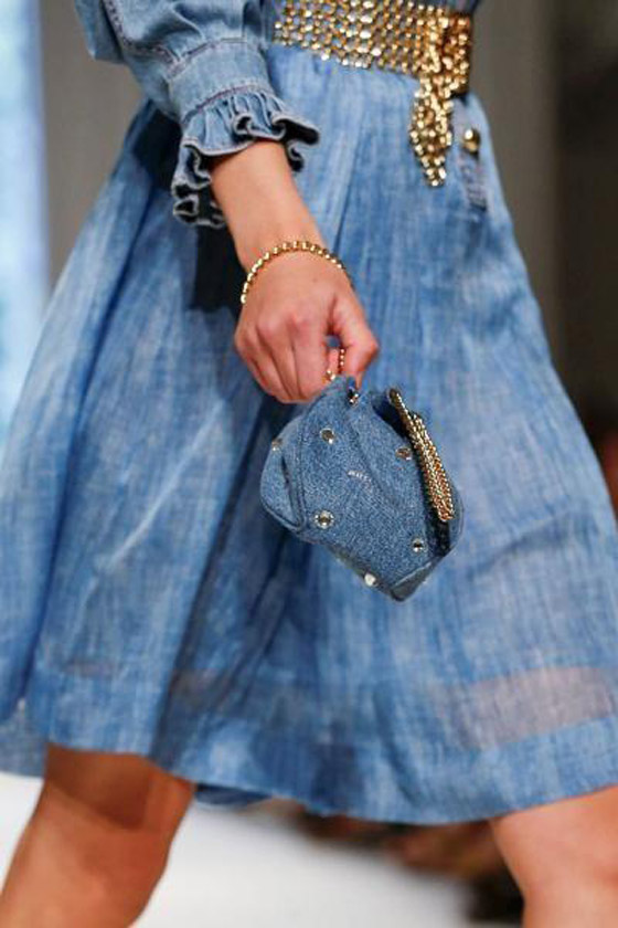 صور: أحدث موديلات وصيحات شنط اليد لموضة 2020 من أسبوع ميلانو صورة رقم 12
