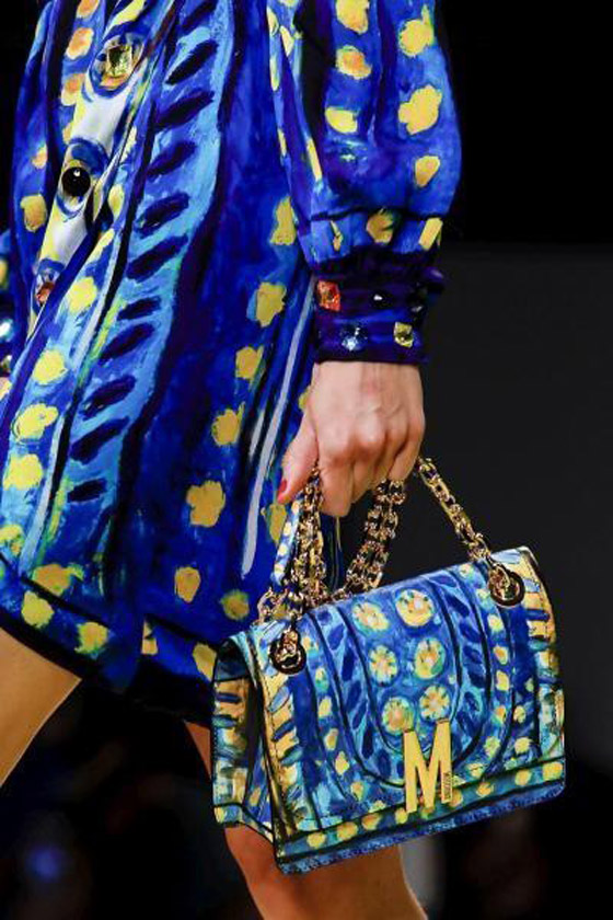 صور: أحدث موديلات وصيحات شنط اليد لموضة 2020 من أسبوع ميلانو صورة رقم 2