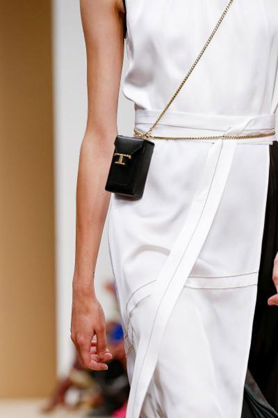 صور: أحدث موديلات وصيحات شنط اليد لموضة 2020 من أسبوع ميلانو صورة رقم 23