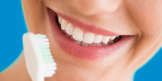 7 حيل تجميليّة يحتاج تطبيقها إلى...فرشاة أسنان صورة رقم 3