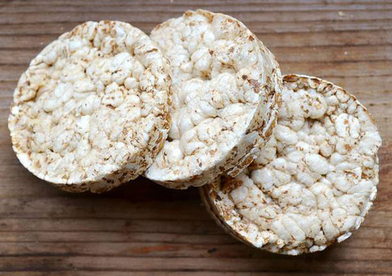 كعكة الأرز ونكهاتها: هذه فوائدها وأضرارها والكمية المسموح بها! صورة رقم 11 كعكة الأرز ونكهاتها: هذه فوائدها وأضرارها والكمية المسموح بها! صورة رقم 11