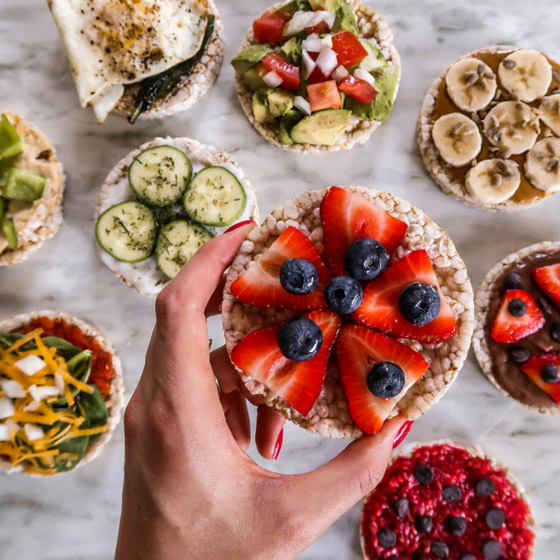 كعكة الأرز ونكهاتها: هذه فوائدها وأضرارها والكمية المسموح بها! صورة رقم 13 كعكة الأرز ونكهاتها: هذه فوائدها وأضرارها والكمية المسموح بها! صورة رقم 13