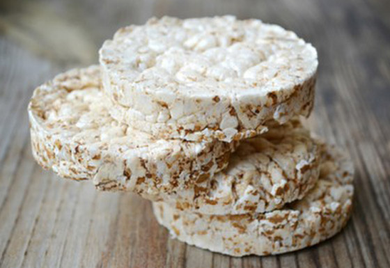 كعكة الأرز ونكهاتها: هذه فوائدها وأضرارها والكمية المسموح بها! صورة رقم 14 كعكة الأرز ونكهاتها: هذه فوائدها وأضرارها والكمية المسموح بها! صورة رقم 14