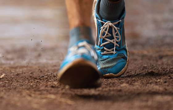 إليكم 10 طرق للحصول على أقصى فائدة خلال ممارسة المشي صورة رقم 9