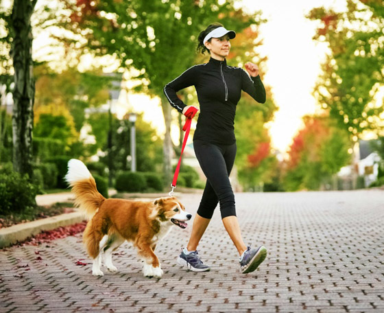 إليكم 10 طرق للحصول على أقصى فائدة خلال ممارسة المشي صورة رقم 13