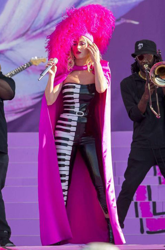 في عيد ميلادها: إليكم أجمل وأغرب إطلالات كايتي بيري لعام 2019! صورة رقم 8