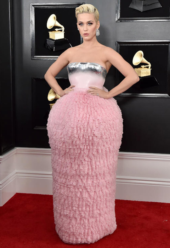 في عيد ميلادها: إليكم أجمل وأغرب إطلالات كايتي بيري لعام 2019! صورة رقم 3