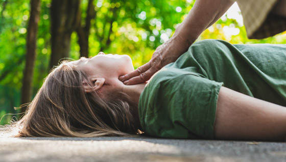 أسرار تعرفها للمرة الأولى عن نوبات الإغماء.. وكيف تُنقذ نفسك منها! صورة رقم 3 أسرار تعرفها للمرة الأولى عن نوبات الإغماء.. وكيف تُنقذ نفسك منها! صورة رقم 3