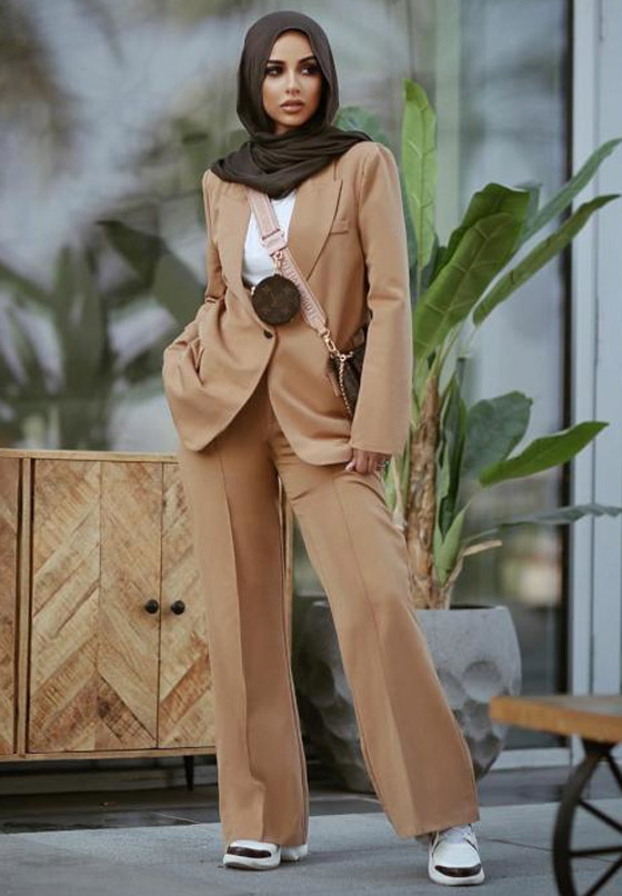 بالصور: بدلات رسمية وأجمل طرق تنسيقها من وحي الفاشينيستا المحجبات صورة رقم 4