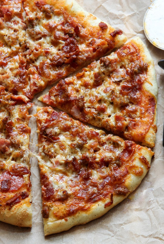 إليكم طريقة تحضير بيتزا باللحم على الطريقة الأمريكية صورة رقم 6