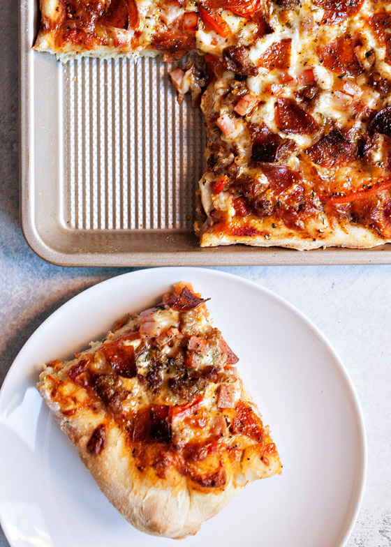 إليكم طريقة تحضير بيتزا باللحم على الطريقة الأمريكية صورة رقم 10