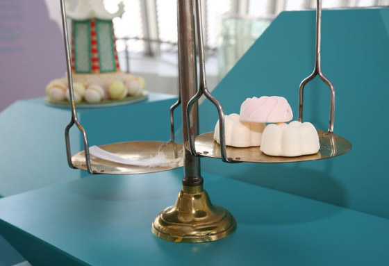 وزنها غرام واحد.. تعرفوا على الحلوى الأخف وزنا في العالم! فيديو صورة رقم 2 وزنها غرام واحد.. تعرفوا على الحلوى الأخف وزنا في العالم! فيديو صورة رقم 2