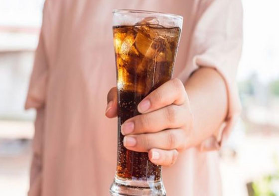 تعرّفوا على أضرار المشروبات الغازية والتي تظهر بعد سن اليأس صورة رقم 2