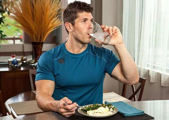 4 عادات أثناء تناول الطعام تساعد على خسارة الوزن صورة رقم 4 4 عادات أثناء تناول الطعام تساعد على خسارة الوزن صورة رقم 4