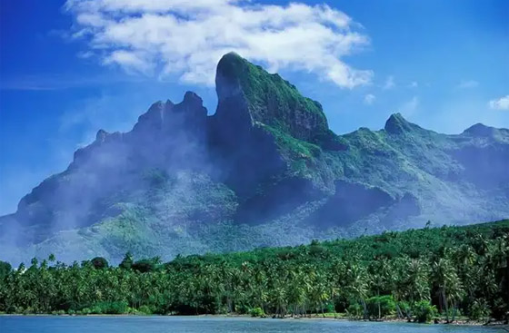 صورة رقم 9 - أجمل 10 جبال حول العالم صورة رقم 9 - أجمل 10 جبال حول العالم