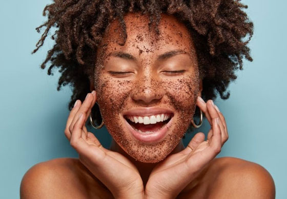 6 مقشرات بالقهوة تعيد الحيوية للشعر والبشرة صورة رقم 7