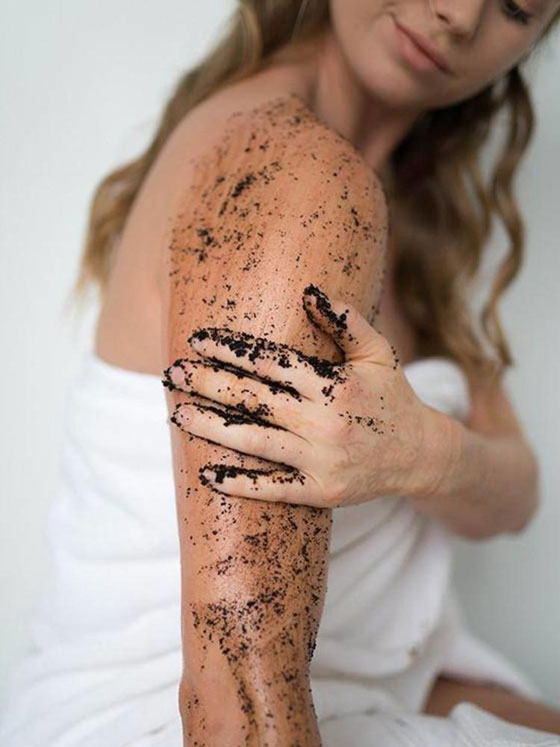 6 مقشرات بالقهوة تعيد الحيوية للشعر والبشرة صورة رقم 2