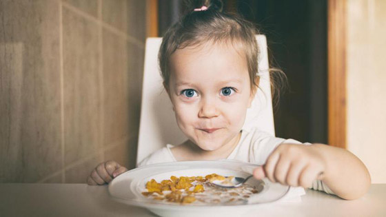 منها العسل والتونة.. قائمةُ الأغذية الخطيرة على صحّة طفلكِ! صورة رقم 1