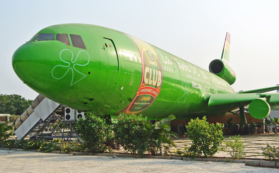 بالصور: طائرات مهجورة قديمة تحولت إلى مطاعم تقدم تجارب طعام مدهشة صورة رقم 2 بالصور: طائرات مهجورة قديمة تحولت إلى مطاعم تقدم تجارب طعام مدهشة صورة رقم 2