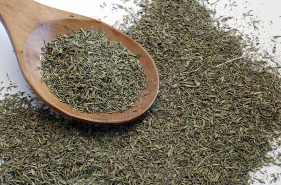 يُرافق زيت الزيتون ويُزيّن موائد الفطور.. ما هو أصل الزعتر؟ فيديو صورة رقم 3