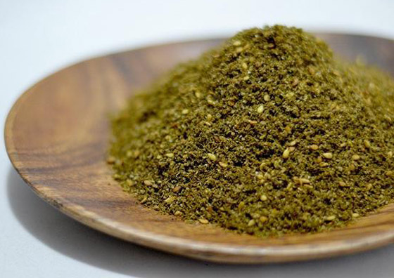 يُرافق زيت الزيتون ويُزيّن موائد الفطور.. ما هو أصل الزعتر؟ فيديو صورة رقم 6