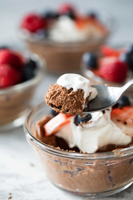 طريقة تحضير موس الشوكولاتة بدون بيض السهل والخفيف والشهي صورة رقم 15 طريقة تحضير موس الشوكولاتة بدون بيض السهل والخفيف والشهي صورة رقم 15