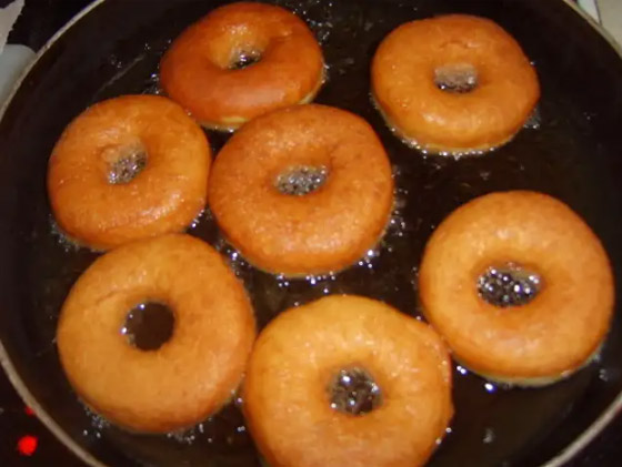 تعرفوا على طريقة عمل الدونات بكل احترافية صورة رقم 1