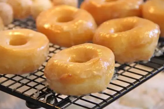 تعرفوا على طريقة عمل الدونات بكل احترافية صورة رقم 3