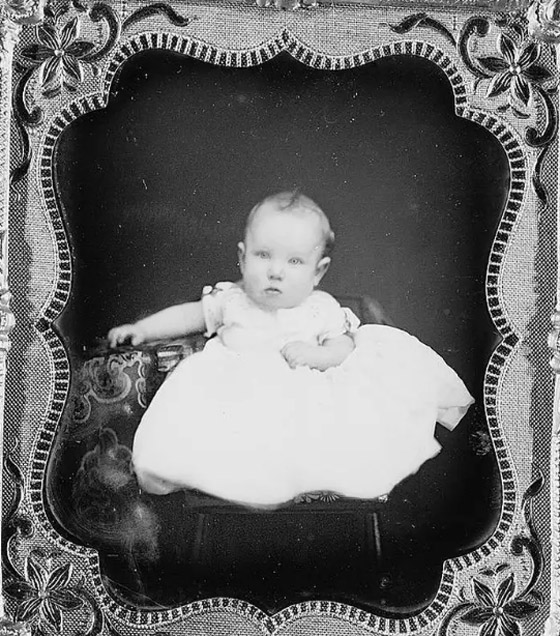 طيور في القبعة.. وأغرب صيحات الموضة في العصر الفيكتوري صورة رقم 6