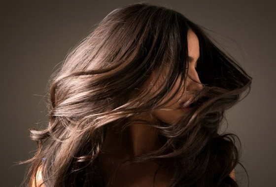 15 نصيحة مفيدة من الخبراء لشعر حيوي وصحي مشرق في نهاية العام صورة رقم 6
