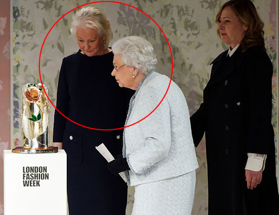 منسقة الأزياء الملكية تكشف الوجه الآخر للملكة إليزابيث صاحبة التاج البريطاني صورة رقم 3 منسقة الأزياء الملكية تكشف الوجه الآخر للملكة إليزابيث صاحبة التاج البريطاني صورة رقم 3