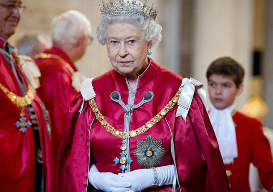 منسقة الأزياء الملكية تكشف الوجه الآخر للملكة إليزابيث صاحبة التاج البريطاني صورة رقم 15 منسقة الأزياء الملكية تكشف الوجه الآخر للملكة إليزابيث صاحبة التاج البريطاني صورة رقم 15