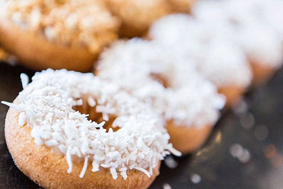 إليكم طريقة تحضير دونات جوز الهند الشهي لمرضى السكري صورة رقم 1