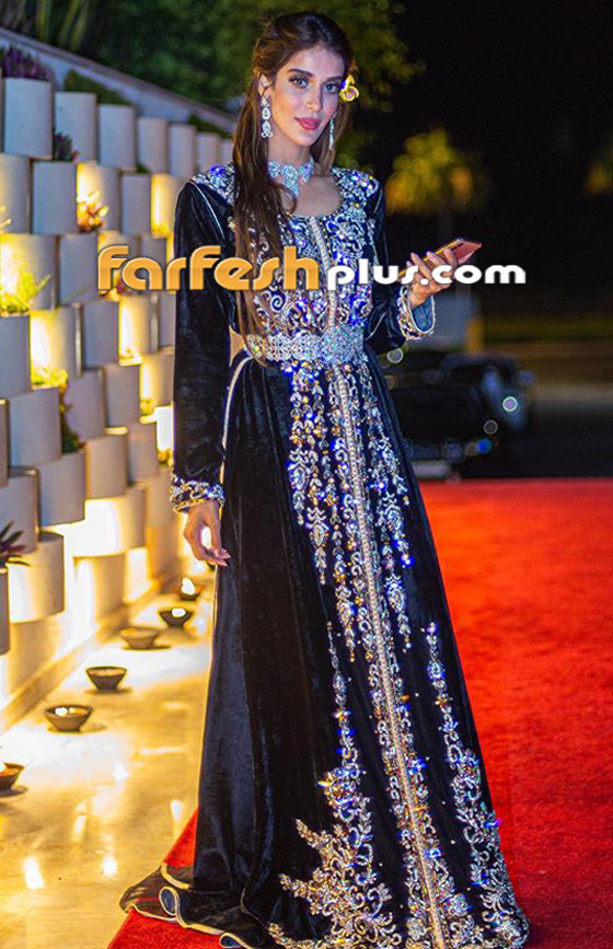 بالصور: إليكم موديلات قفاطين سوداء من نجمات المغرب العربي صورة رقم 4