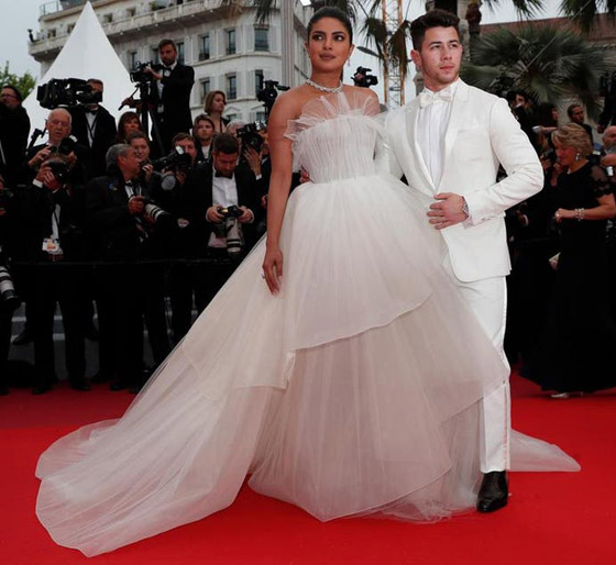 بالصور: نجمات 2019 بأجمل إطلالاتهن التي حملت توقيعا عربيا صورة رقم 1