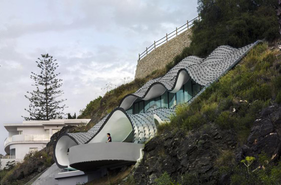 تعرفوا إلى 8 منازل بُنيت في أماكن مستحيلة.. كيف تجربة العيش فيها؟ صورة رقم 8 تعرفوا إلى 8 منازل بُنيت في أماكن مستحيلة.. كيف تجربة العيش فيها؟ صورة رقم 8