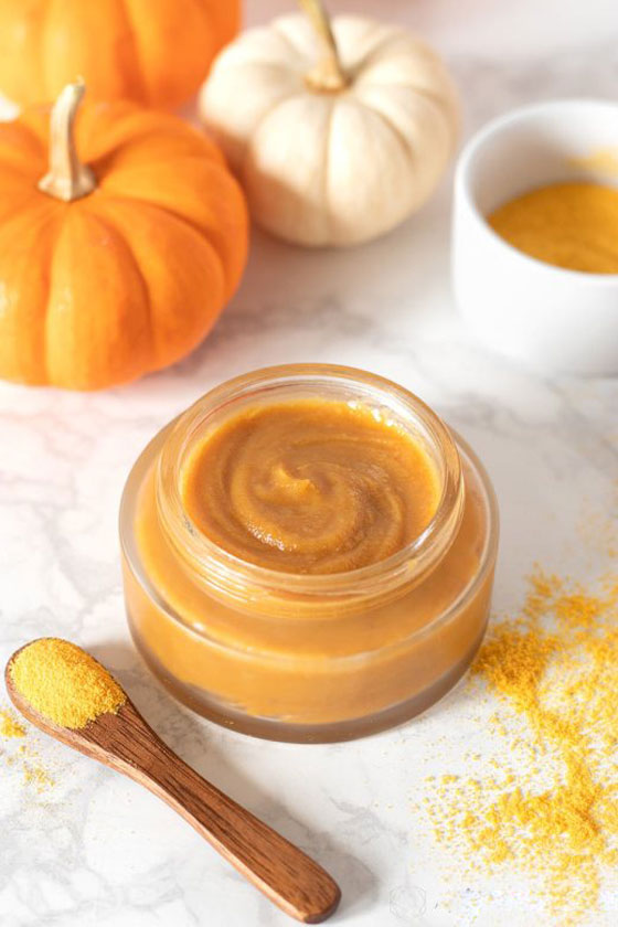 كنوز الشتاء تعتني بالبشرة والشعر على طريقتها صورة رقم 1