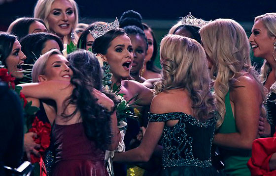 ملكة جمال أمريكا 2020 باحثة في الكيمياء تبهر لجنة التحكيم بتجربة علمية صورة رقم 15 ملكة جمال أمريكا 2020 باحثة في الكيمياء تبهر لجنة التحكيم بتجربة علمية صورة رقم 15