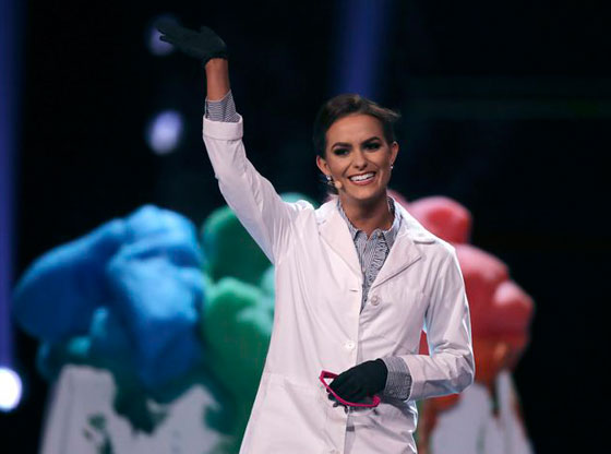 ملكة جمال أمريكا 2020 باحثة في الكيمياء تبهر لجنة التحكيم بتجربة علمية صورة رقم 7 ملكة جمال أمريكا 2020 باحثة في الكيمياء تبهر لجنة التحكيم بتجربة علمية صورة رقم 7