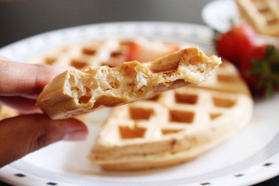 إليكم طريقة عمل الوافل بدون بيض بطعمه الرائع والشهي صورة رقم 10