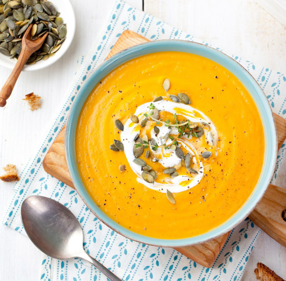 إليكم طريقة تحضير شوربة القرع والجزر الصحية والطيبة صورة رقم 5