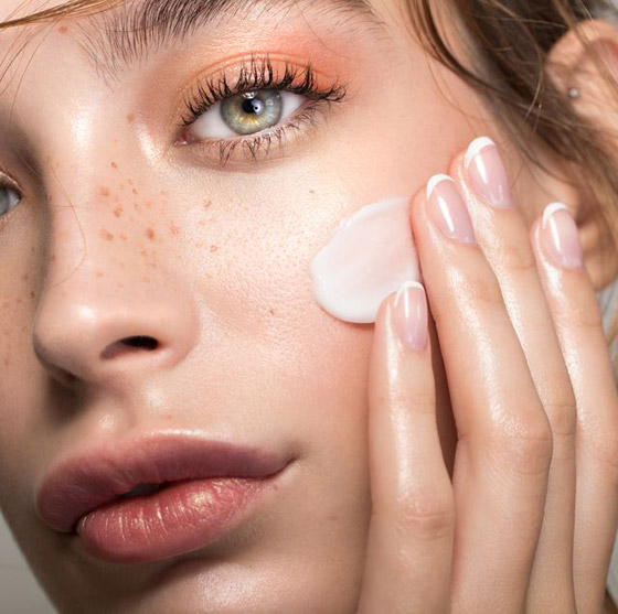 4 حلول تُعيد إلى البشرة نضارتها في ختام 2019 صورة رقم 4