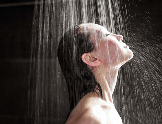 هل من الأفضل الاستحمام صباحا أم ليلا؟ وبماء ساخن أم دافئ؟ صورة رقم 6