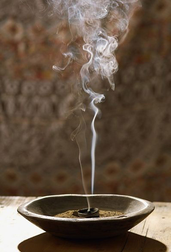 إياك وحرق البخور.. هذا ما يفعله بالقلب والرئة! صورة رقم 5 إياك وحرق البخور.. هذا ما يفعله بالقلب والرئة! صورة رقم 5